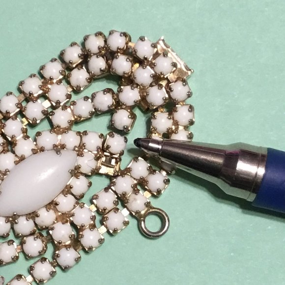 Antique Hattie Carnegie white milk glass beaded bracelet w/ safety chain - Picture 13 of 16